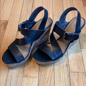 Black wedges